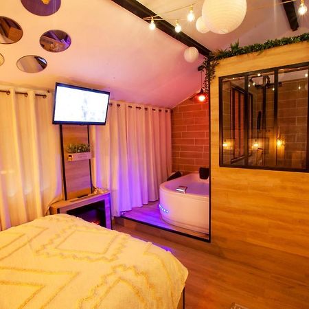Love Room Romantique Les Petits Plaisirs Angers Eksteriør billede